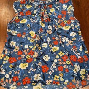 Danielrainn Flowered top with cropped sleeve, XL